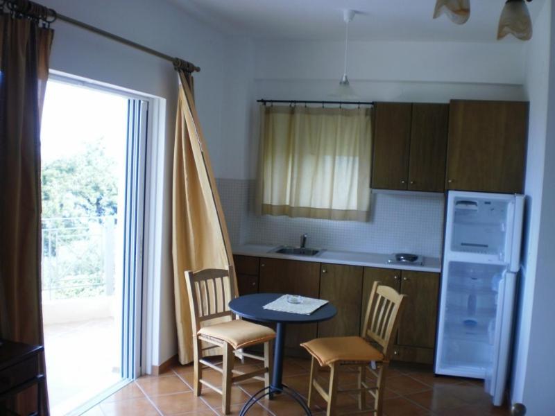 Kasimis Lägenhet Kyparissia Exteriör bild